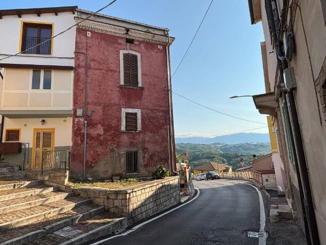 Casa indipendente in vendita a Lettomanoppello PE