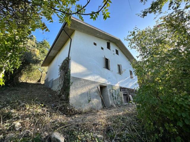Casa indipendente in vendita a Lettomanoppello PE