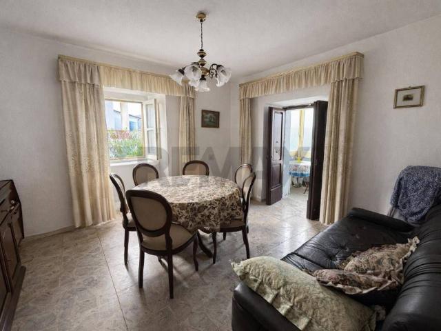 Casa indipendente in vendita a Lettomanoppello PE
