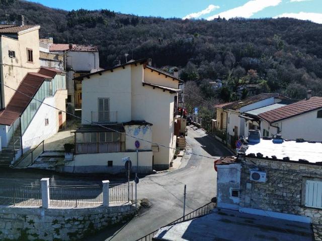 Casa indipendente in vendita a Lettomanoppello PE