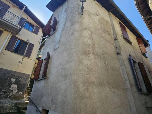Casa indipendente in vendita a Lezzeno CO