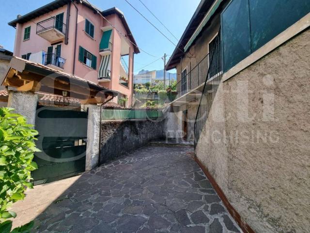 Casa indipendente in vendita a Lecco LC