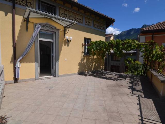 Casa indipendente in vendita a Lecco LC