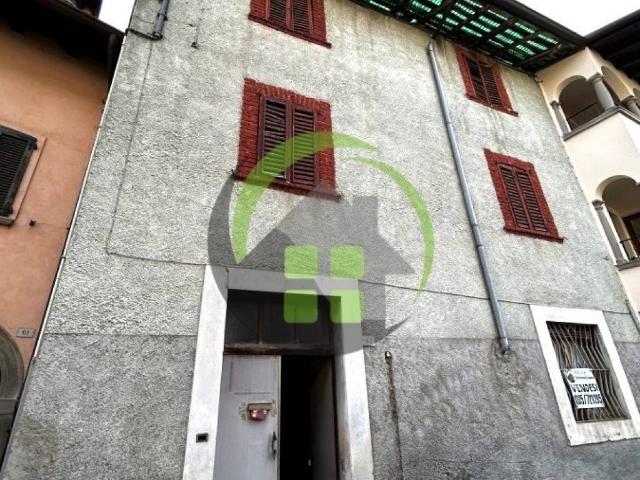 Casa indipendente in vendita a Leffe BG