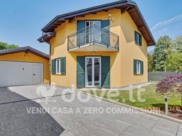 Villa in vendita a Leggiuno VA