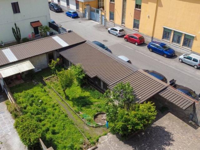 Casa indipendente in vendita a Legnano MI