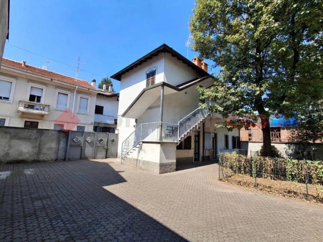 Casa indipendente in vendita a Legnano MI