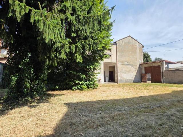 Casa indipendente in vendita a Legnano MI