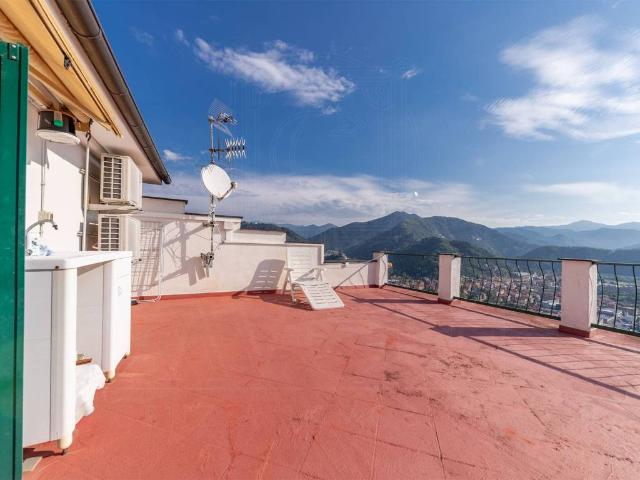 Casa indipendente in vendita a Leivi GE