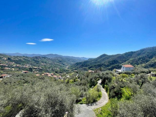 Casa indipendente in vendita a Leivi GE