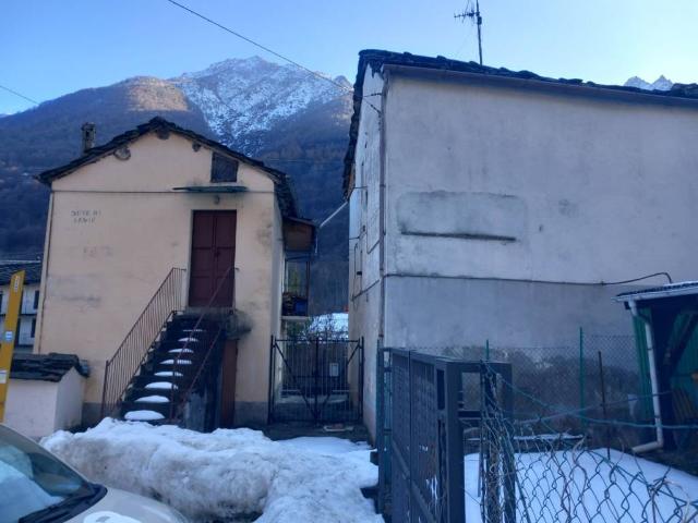 Casa indipendente in vendita a Lemie TO