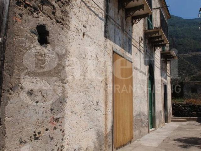 Casa indipendente in vendita a Leni ME