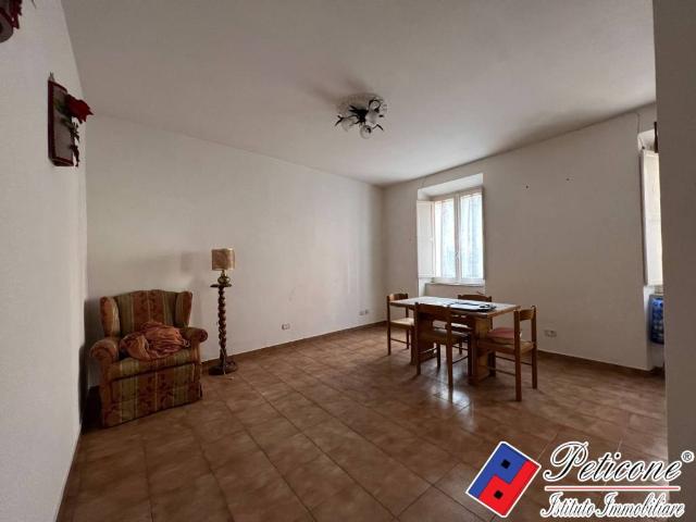 Casa indipendente in vendita a Lenola LT
