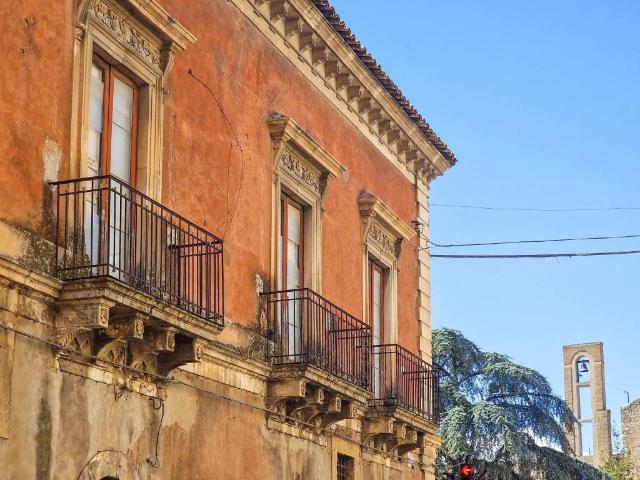 Casa indipendente in vendita a Leonforte EN