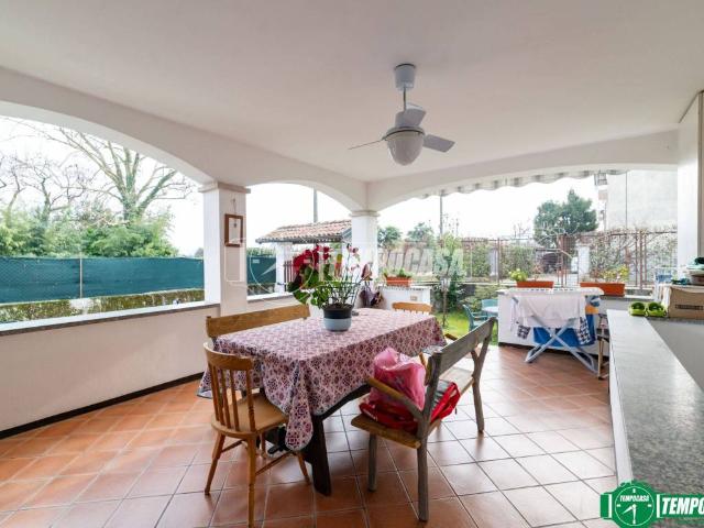 Villa in vendita a Lesa NO