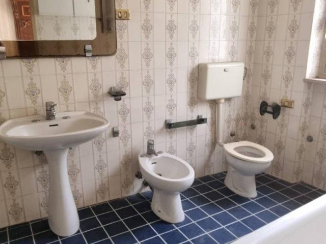 Casa indipendente in vendita a Lesignano de' Bagni PR