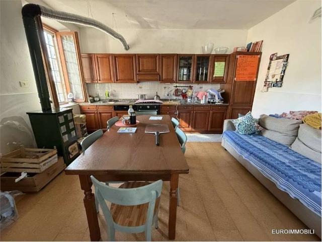 Casa indipendente in vendita a Lesignano de' Bagni PR