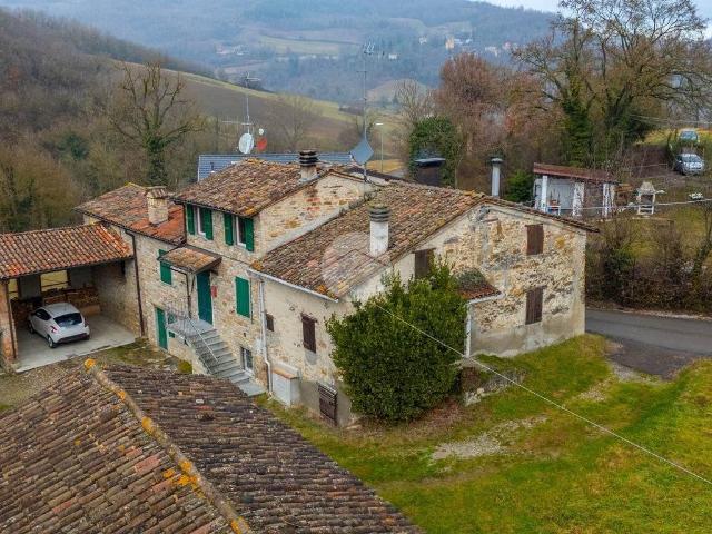 Casa indipendente in vendita a Lesignano de' Bagni PR