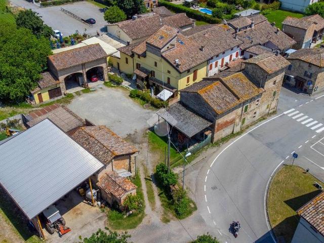 Casa indipendente in vendita a Lesignano de' Bagni PR