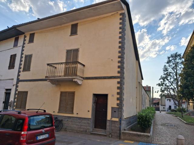 CASA INDIPENDENTE in VENDITA a LIVORNO FERRARIS di 4 vani