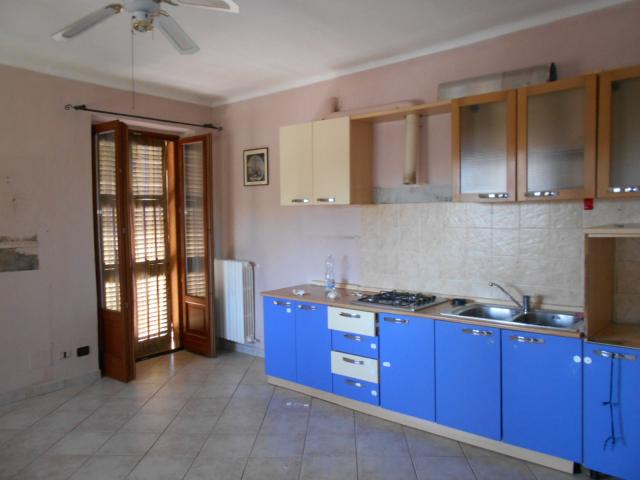 CASA INDIPENDENTE in VENDITA a LIVORNO FERRARIS di 6 vani