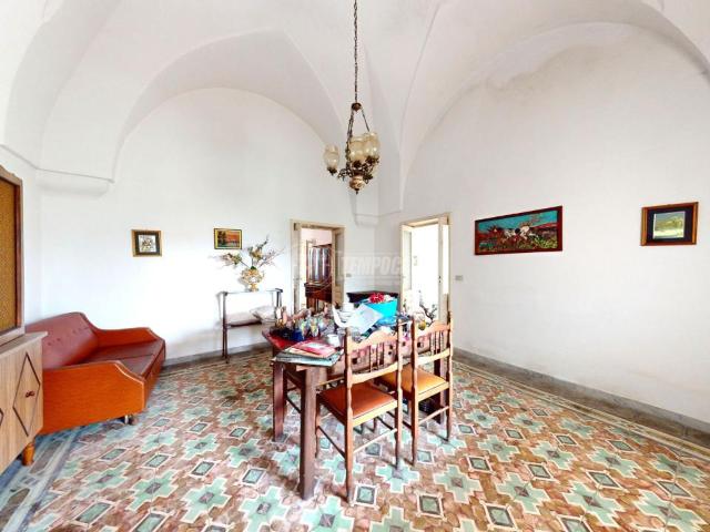 Casa indipendente in vendita a Lizzanello