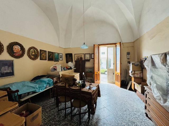 Casa indipendente in vendita a Lizzanello LE