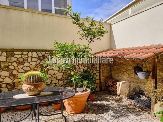 Casa indipendente in vendita a Lizzanello LE