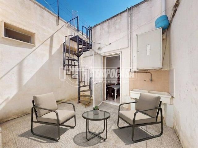 Casa indipendente in vendita a Lizzanello LE