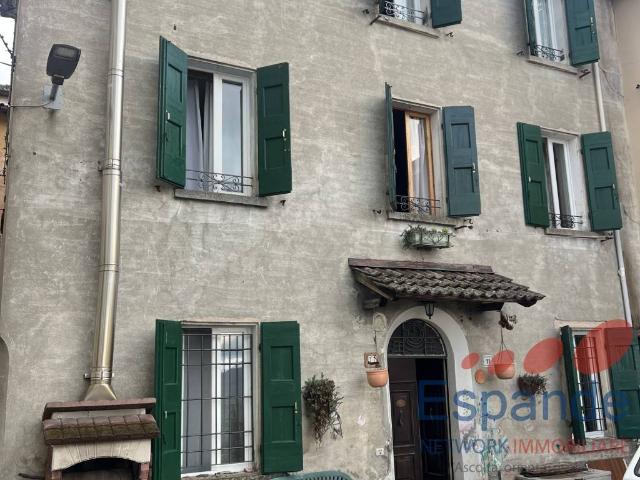 Casa indipendente in vendita a Lizzano in Belvedere BO