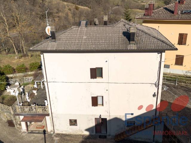 Casa indipendente in vendita a Lizzano in Belvedere BO