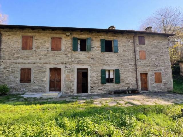 Casa indipendente in vendita a Lizzano in Belvedere BO