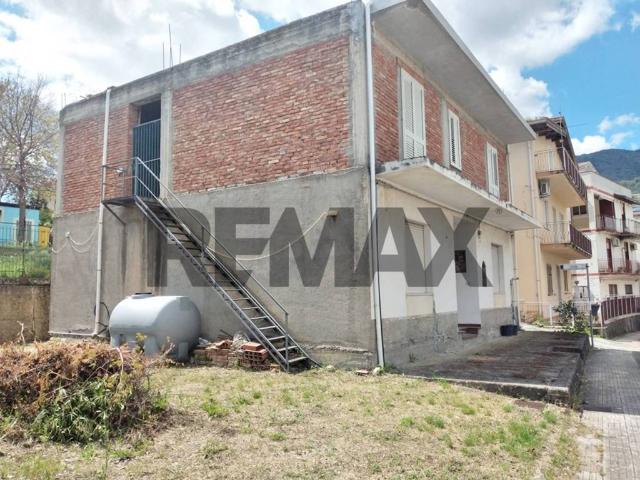 Casa indipendente in vendita a Librizzi ME