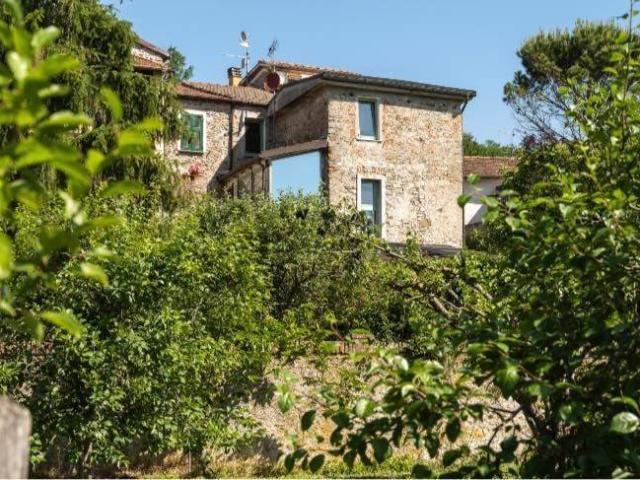 Casa indipendente in vendita a Licciana Nardi MS