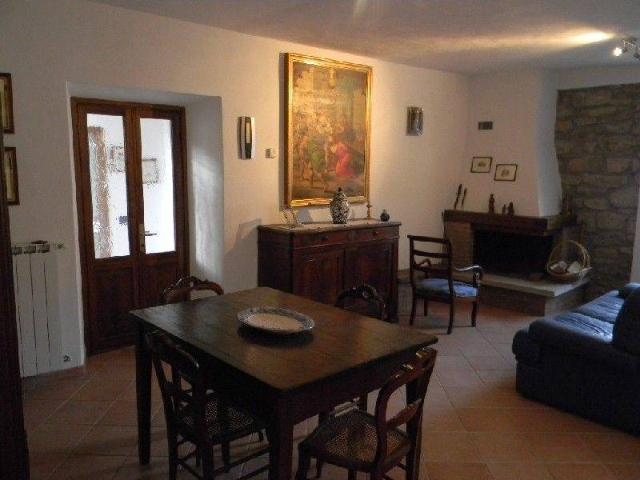 Casa indipendente in vendita a Licciana Nardi MS