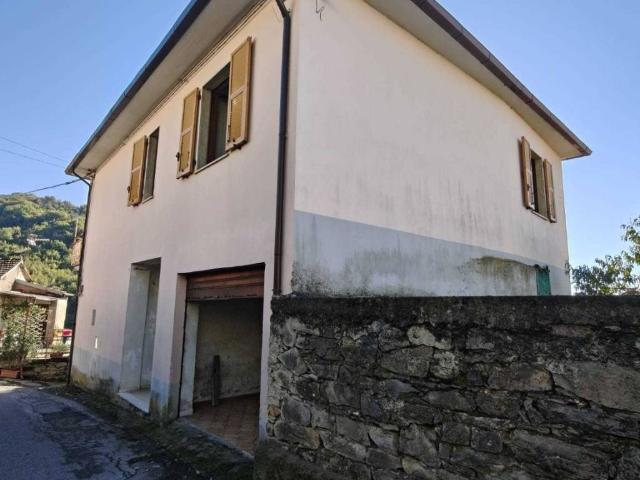 Casa indipendente in vendita a Licciana Nardi MS