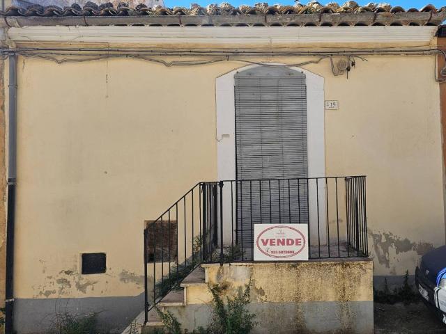 Casa indipendente in vendita a Licodia Eubea CT