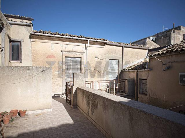 Casa indipendente in vendita a Licodia Eubea CT