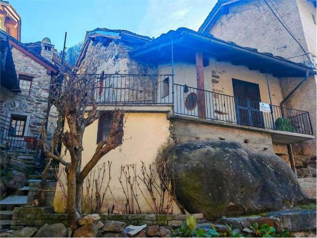 Casa indipendente in vendita a Lillianes AO