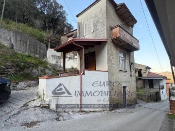 Casa indipendente in vendita a Limatola BN