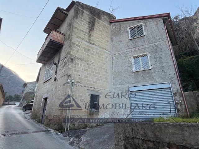 Casa indipendente in vendita a Limatola BN