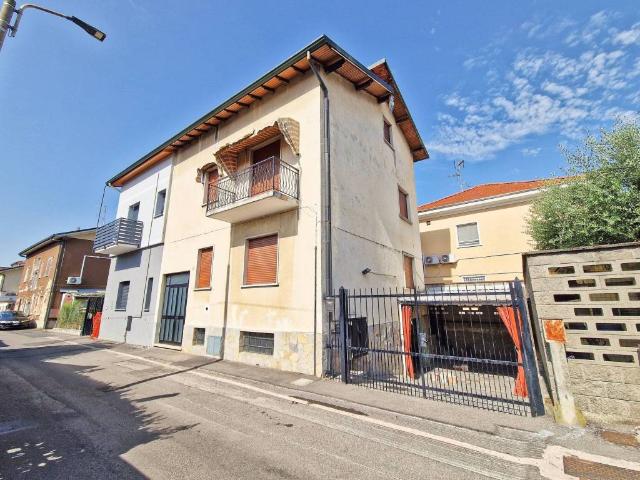 Casa indipendente in vendita a Limbiate MB