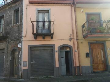 Casa indipendente in vendita a Linguaglossa CT