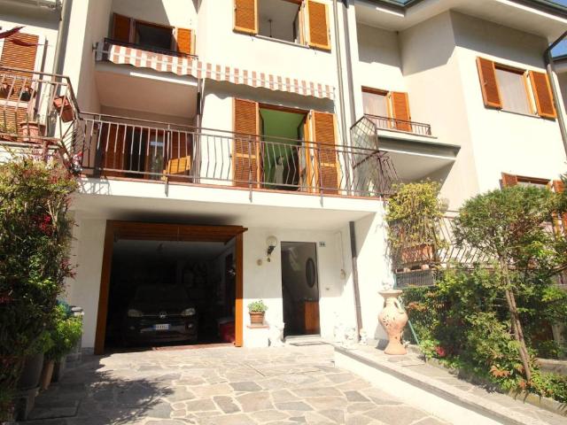 Casa indipendente in vendita a Lipomo CO
