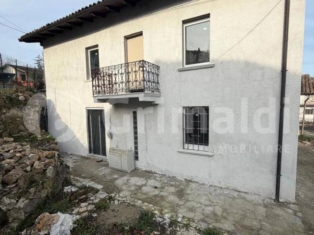 Casa indipendente in vendita a Lirio