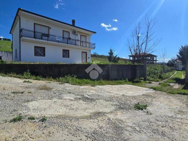 Casa indipendente in vendita a Luzzi CS