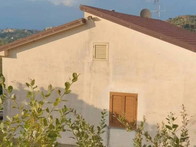 Casa indipendente in vendita a Luzzi CS