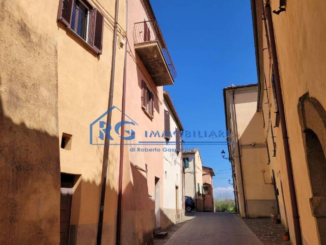 Casa indipendente in vendita a Lubriano VT