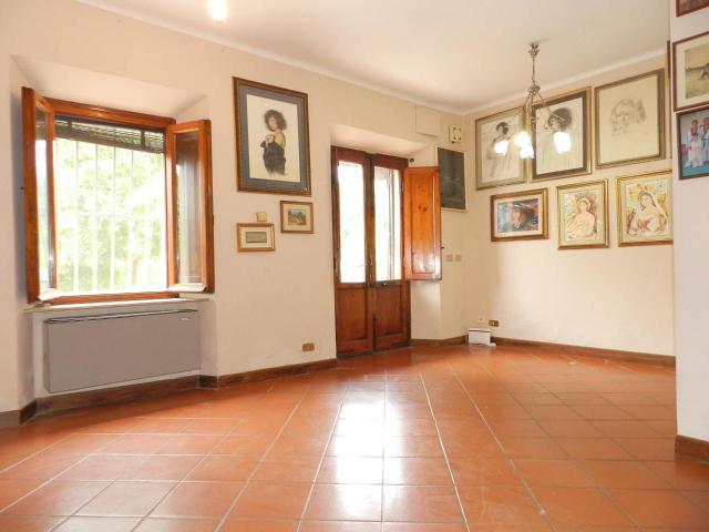 Casa indipendente in vendita a Lucca