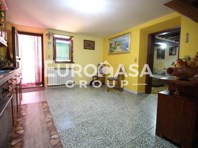 Casa indipendente in vendita a Lucca LU